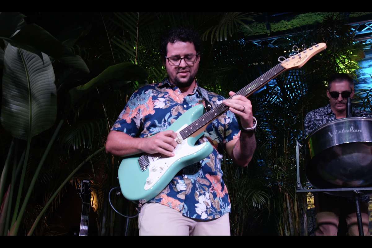 the yacht Rockefellers beach band